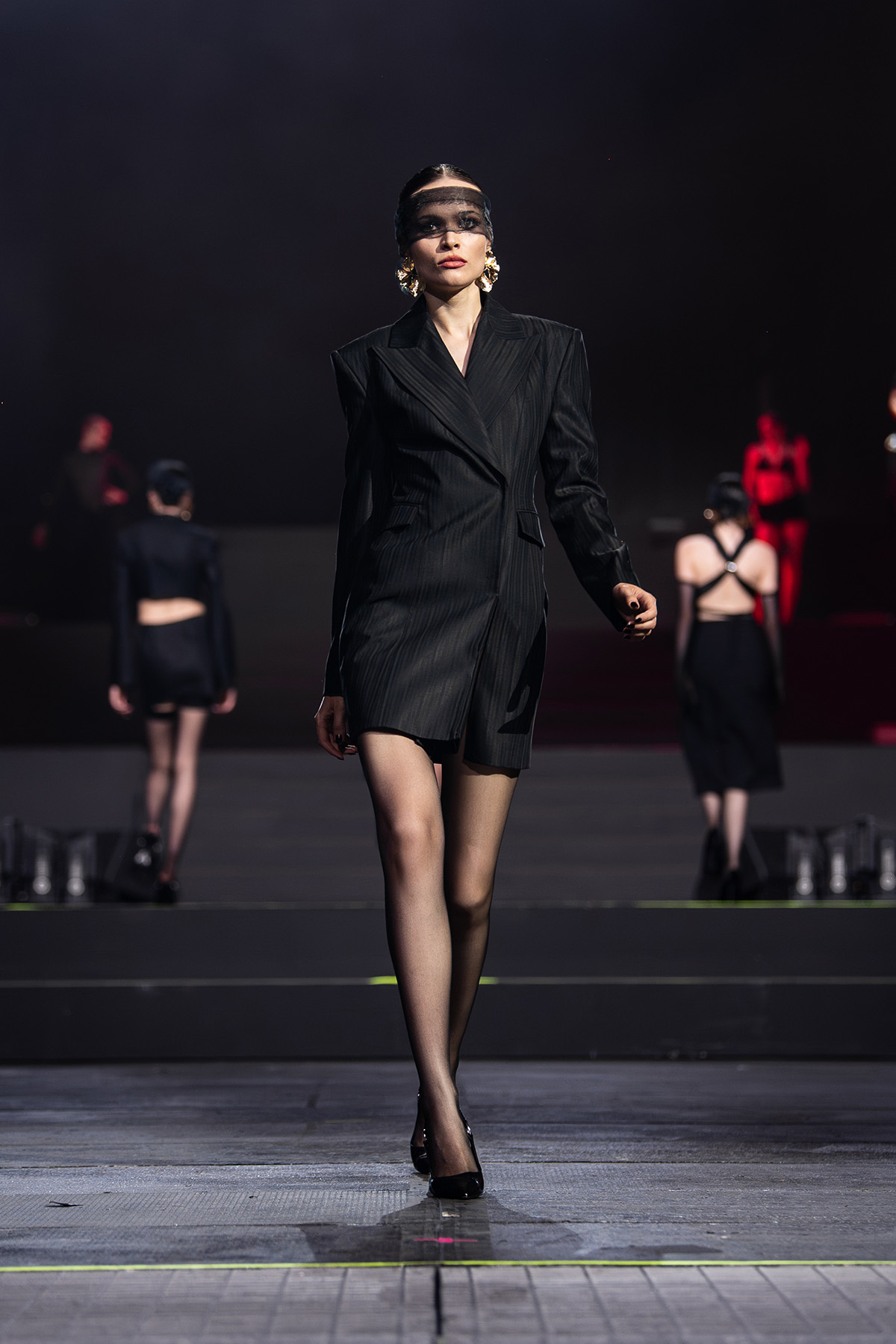 LOOK 06