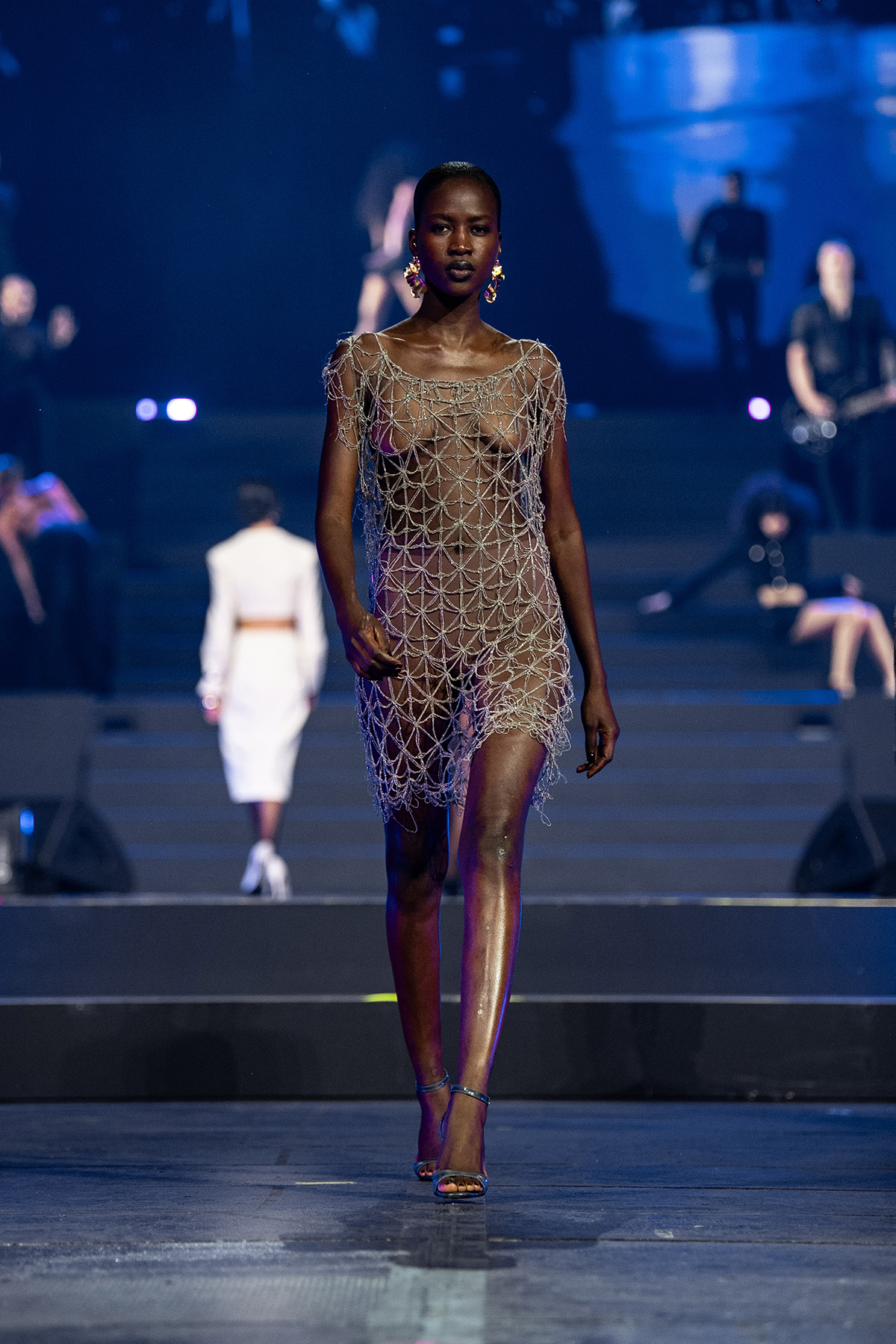 LOOK 34