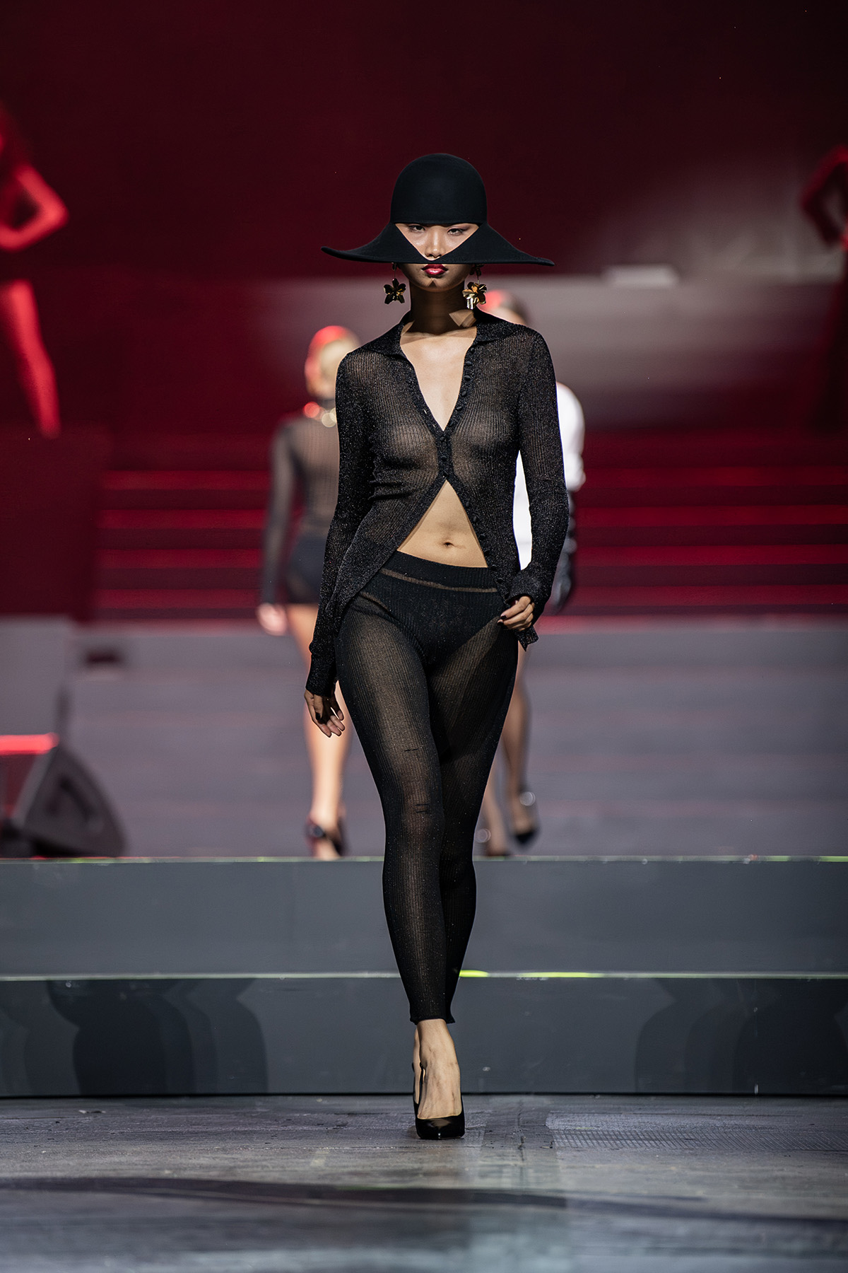 LOOK 11