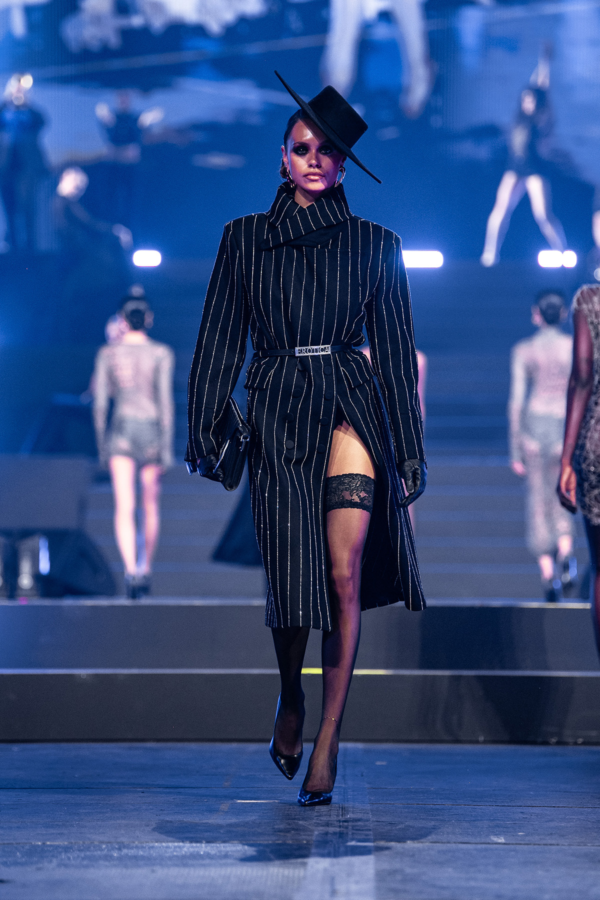 LOOK 35