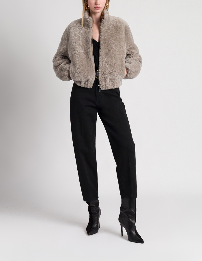 Normal geschnittene Jacke aus Lammfell