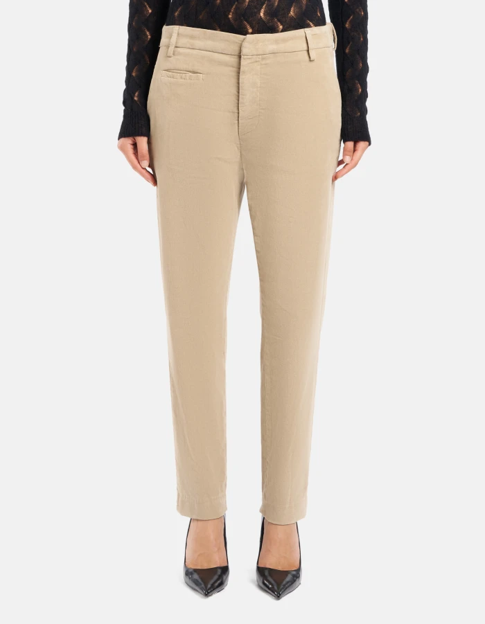 Pantaloni Ariel 27 inches carrot in velluto cotone e lyocell