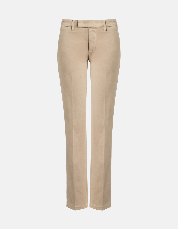 Hose Eleanor in pfirsichfarbenem Satin mit normaler Passform