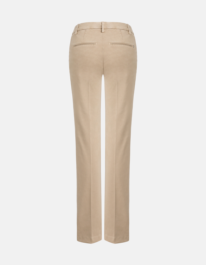 Hose Eleanor in pfirsichfarbenem Satin mit normaler Passform