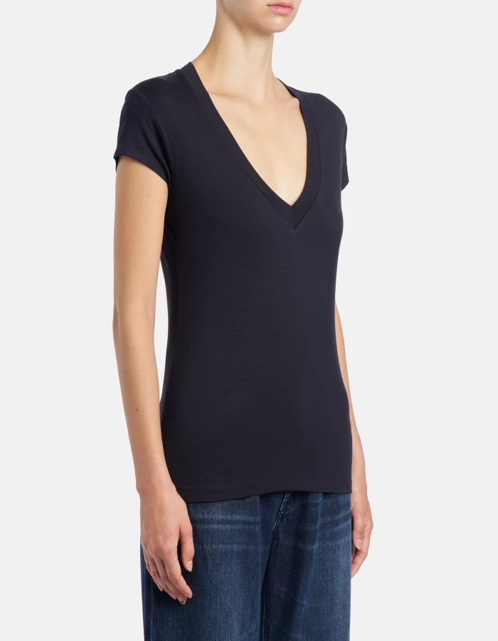 T-shirt scollo V slim in viscosa