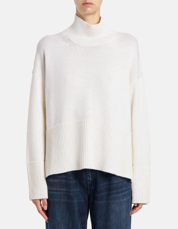 Maglia dolcevita over in lana