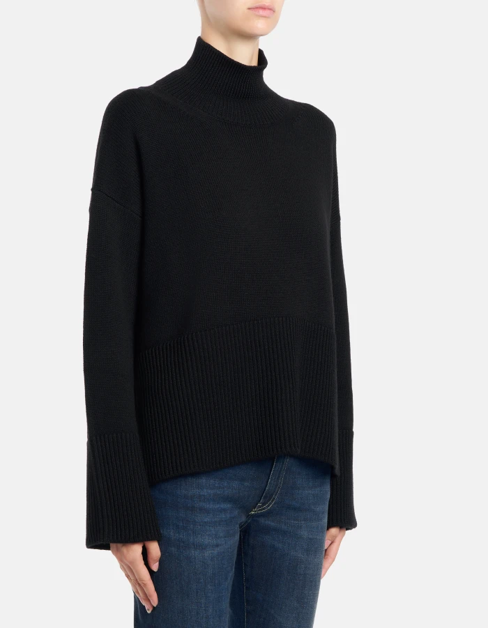 Maglia dolcevita over in lana