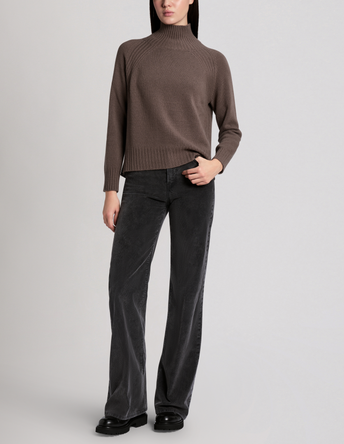 Regular-fit polo-neck jumper in wool and cashmere