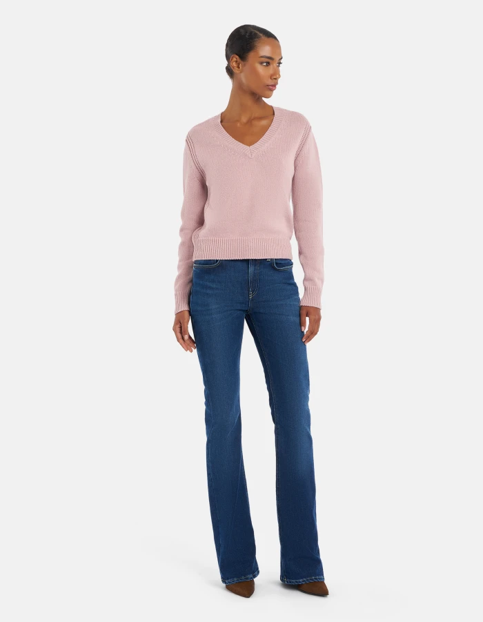 Maglia scollo V regular in lana e cashmere rasata