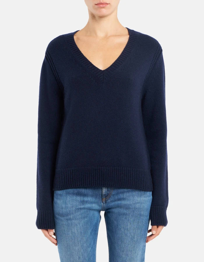 Maglia scollo V regular in lana e cashmere rasata