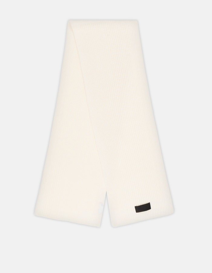 Technical wool scarf