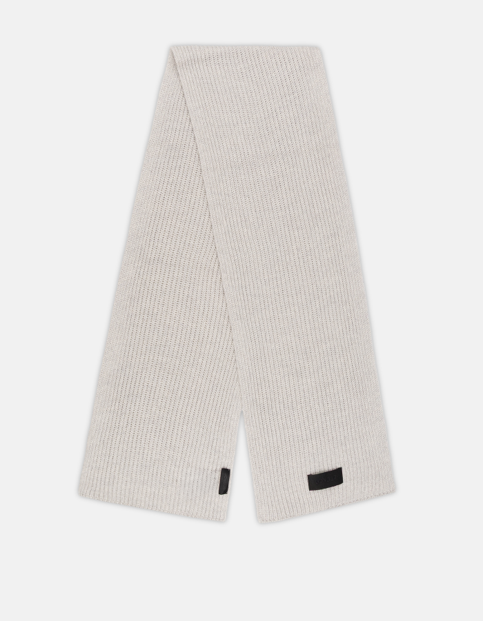 Technical wool scarf
