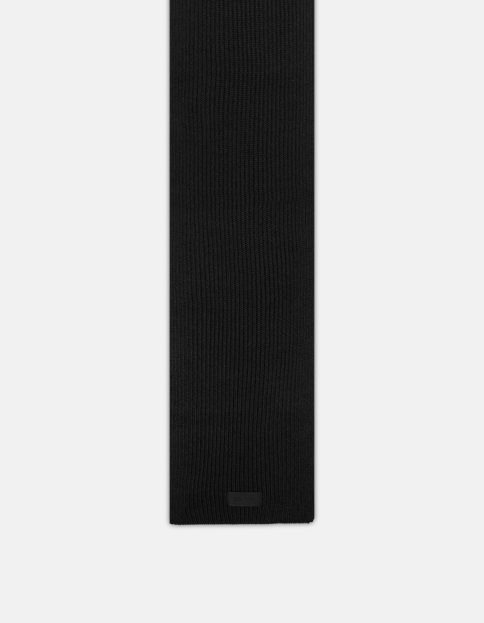 Technical wool scarf