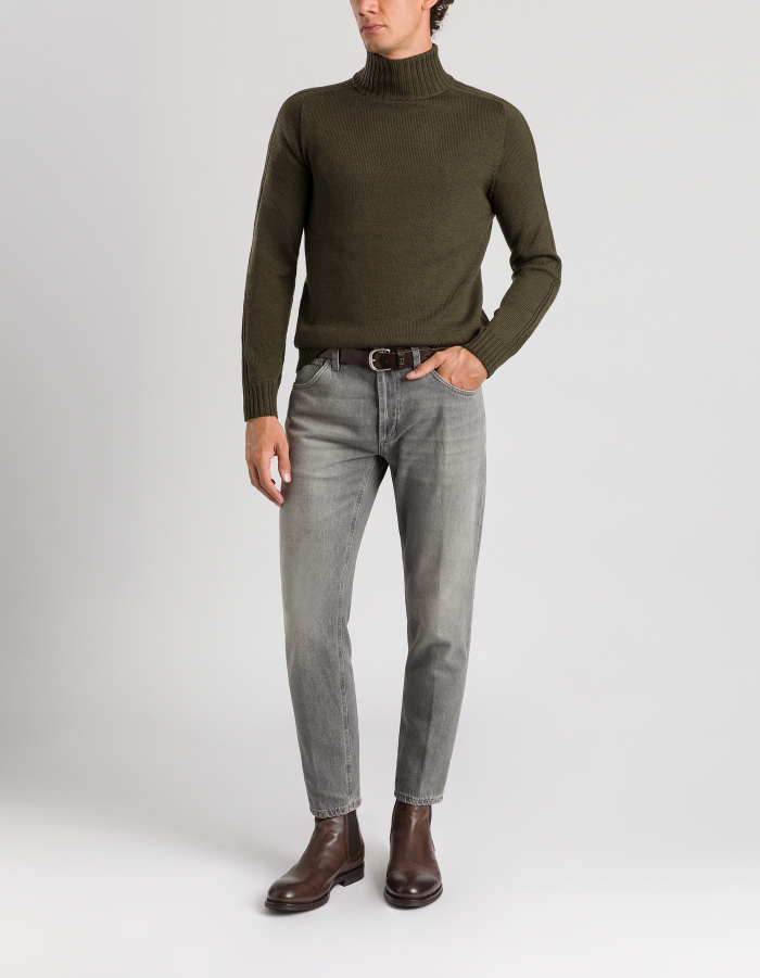 Brighton carrot-cut jeans in rigid denim