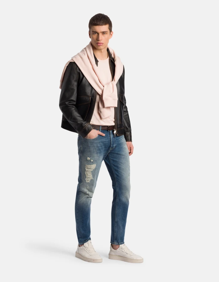 Dian carrot-cut jeans in rigid denim