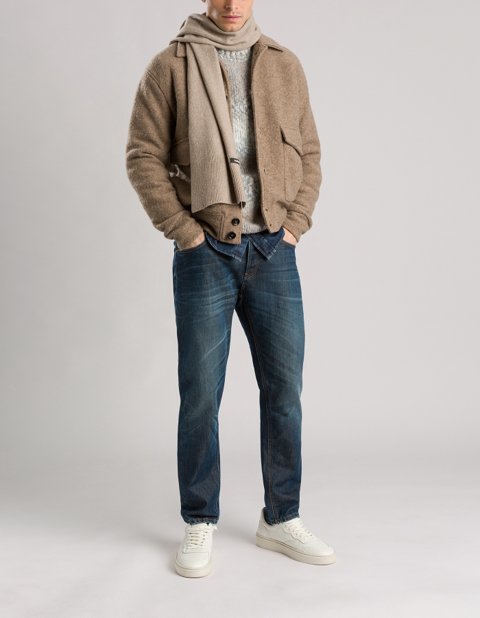 Carrot-Fit Jeans Dian aus nachhaltigem Rigid Denim