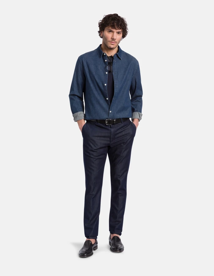 Carrot-Fit Hose Joe aus Rigid Denim