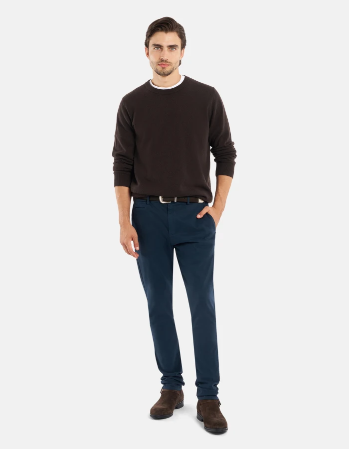 Pantaloni Joe carrot in gabardina mano calda