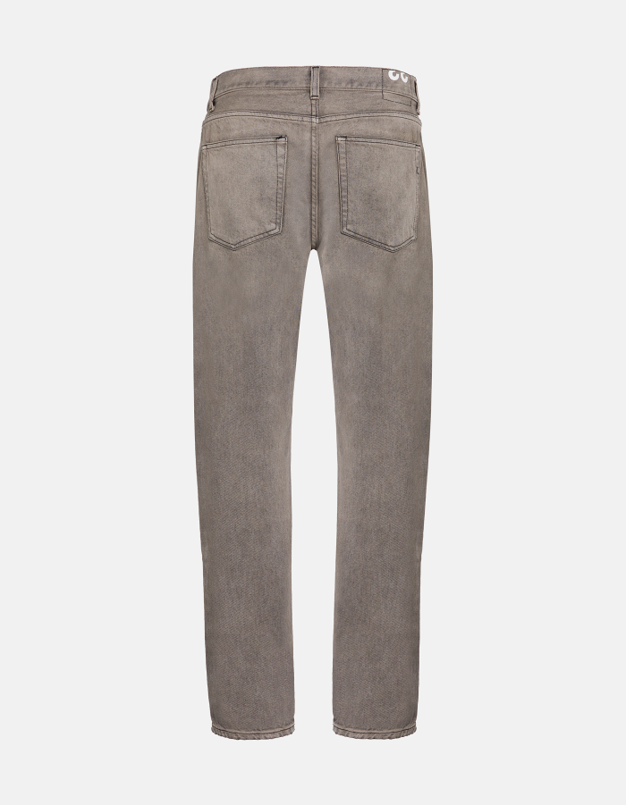 Oliver loose-fit jeans in responsible rigid denim