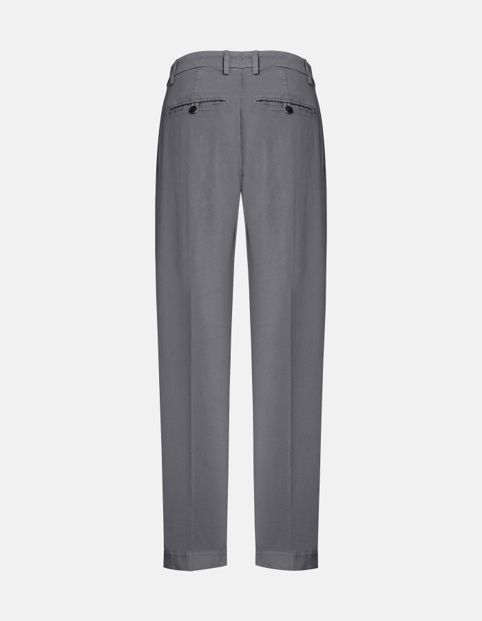 Finn loose-fit trousers in gabardine with a warm hand feel