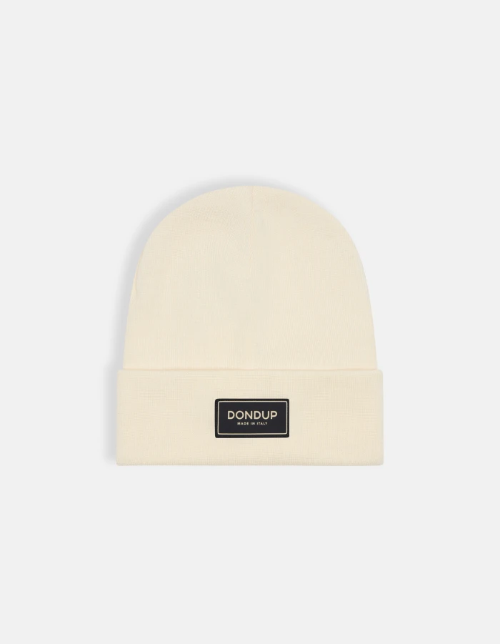 Hat in technical wool