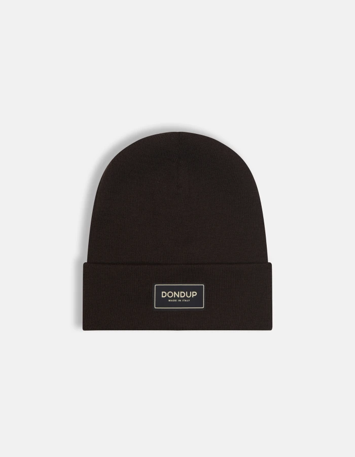 Hat in technical wool