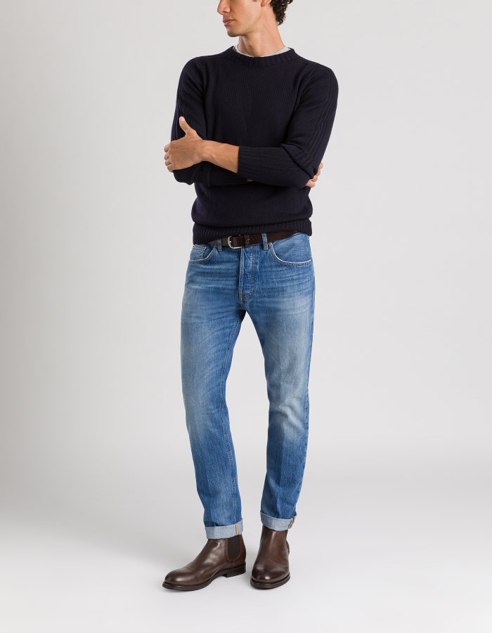 Regular-fit crew-neck jumper in basic wool