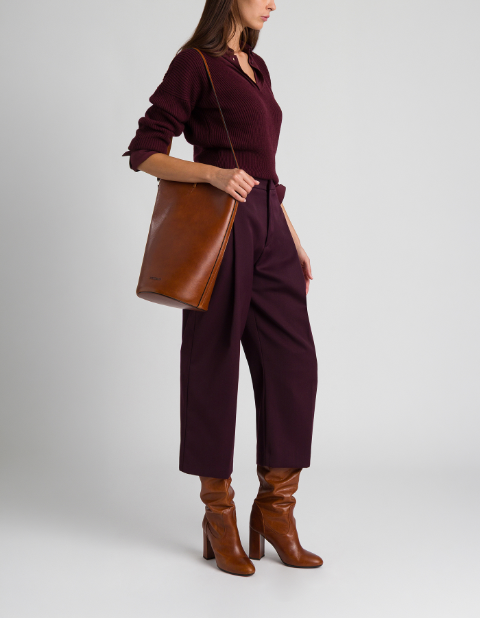 Large vacchetta leather bucket bag