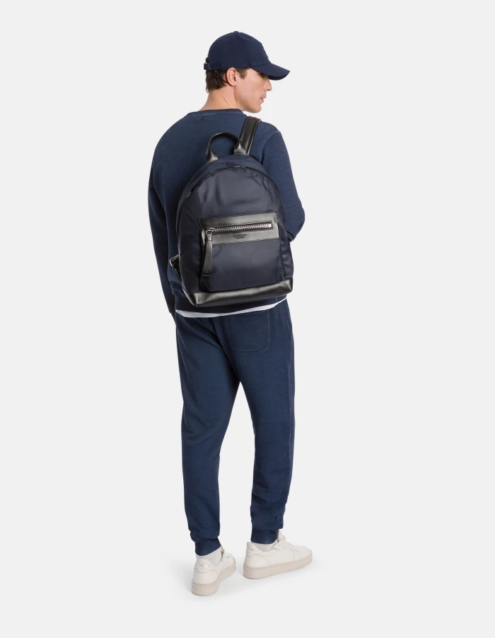 Medium backpack in nylon antigoccia