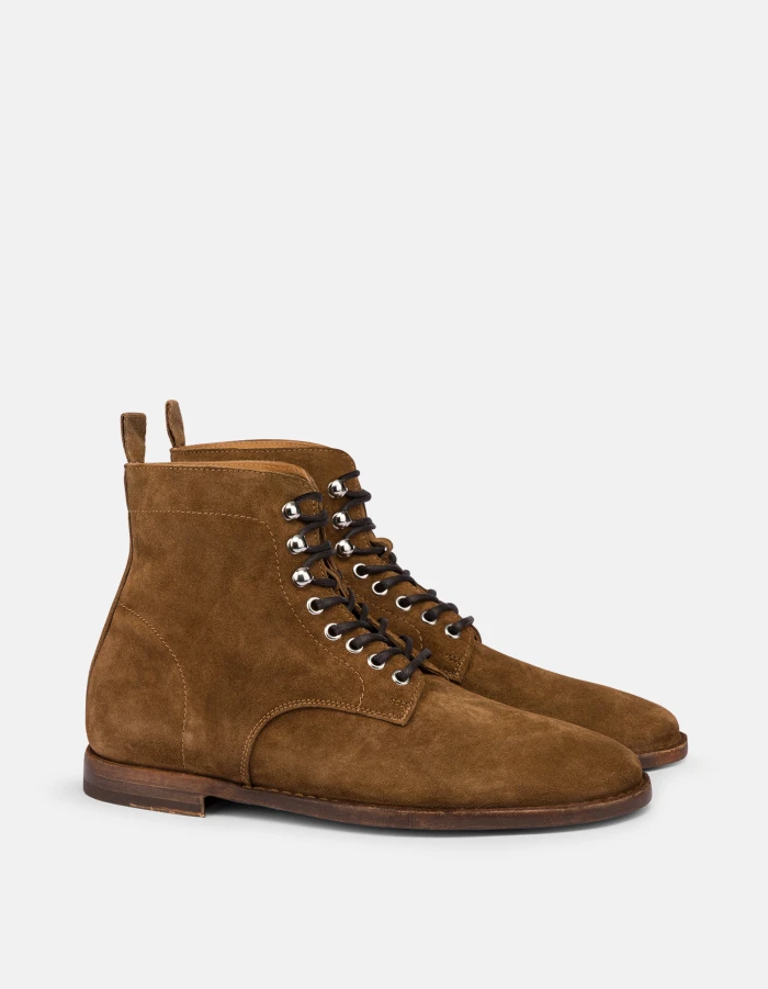 Suede boots