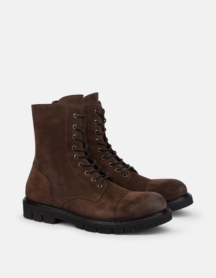 Brushed split leather climbing boot
